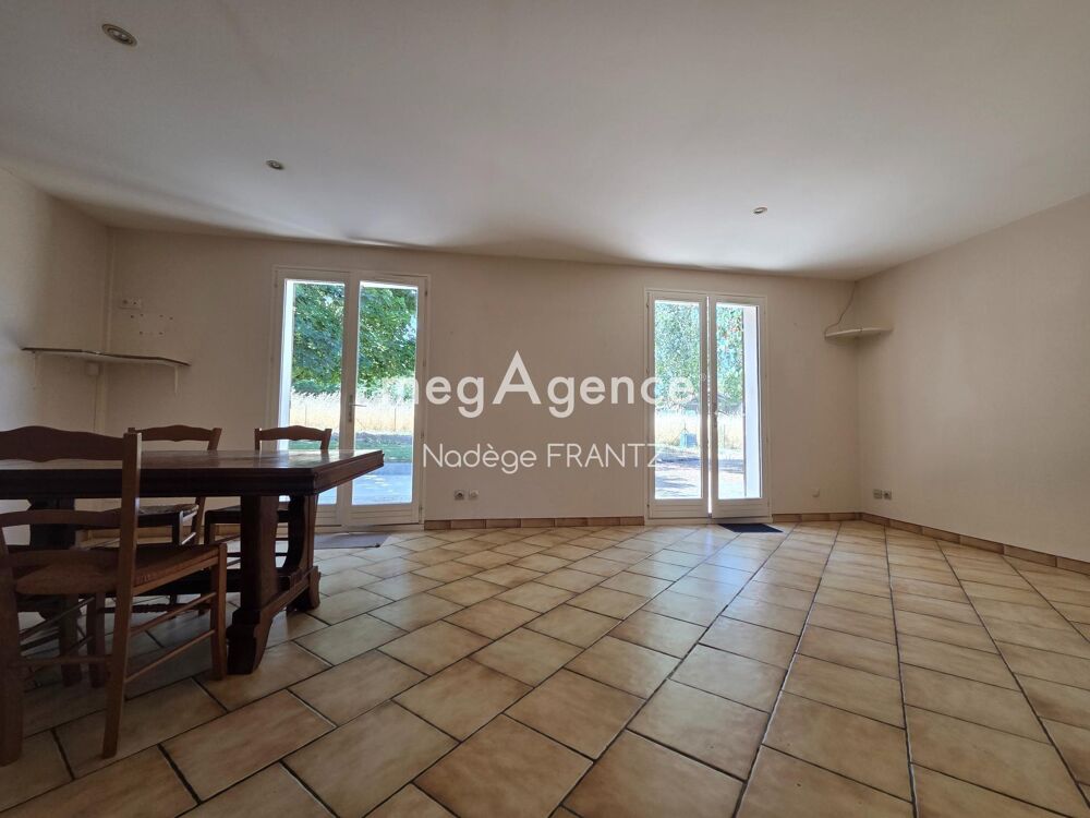 Pavillon rénové 80 m² - 2 chambres - Garage - Terrain 1 000 m²- Asnières la Giraud 17400