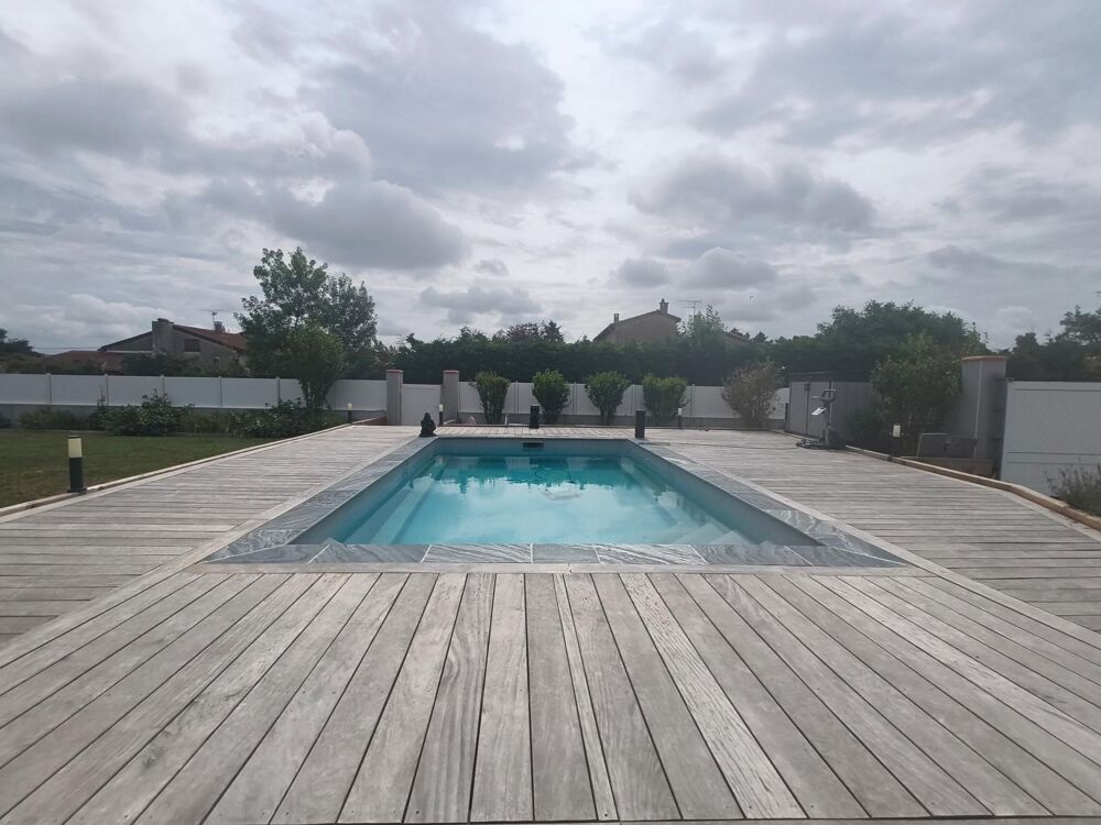 Muret , villa T4 de 124,84m² sur une parcelle de 1159m²avec piscine et double garage.