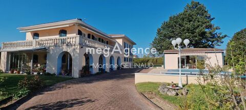   MAISON Maison - 10 pi�ce(s) - 217 m�