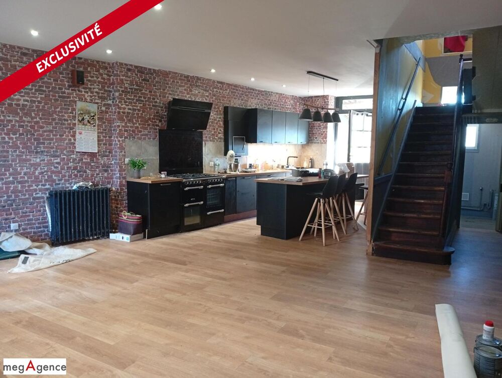 Maison 140 m², 5 chambres, bureau, 2 terrasses, jardinet.