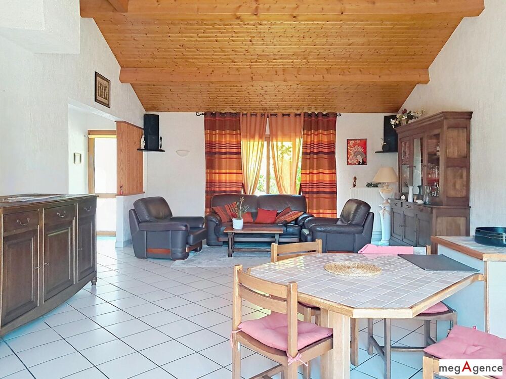 Vente Maison Vertou Bourg – Maison de plain-pied avec beaux volumes et 2 garages Vertou