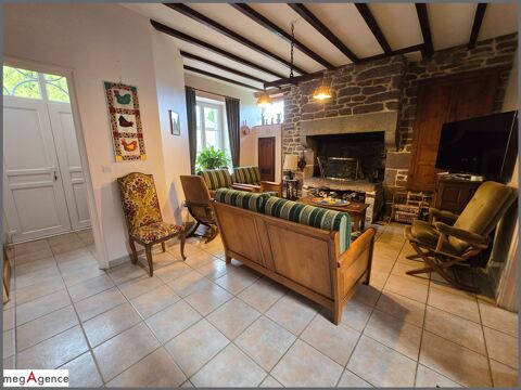   Maison de ma�tre de 130 m�, 7 pi�ces sur 9720 m� de terrain Maison - 7 pi�ce(s) - 130 m�