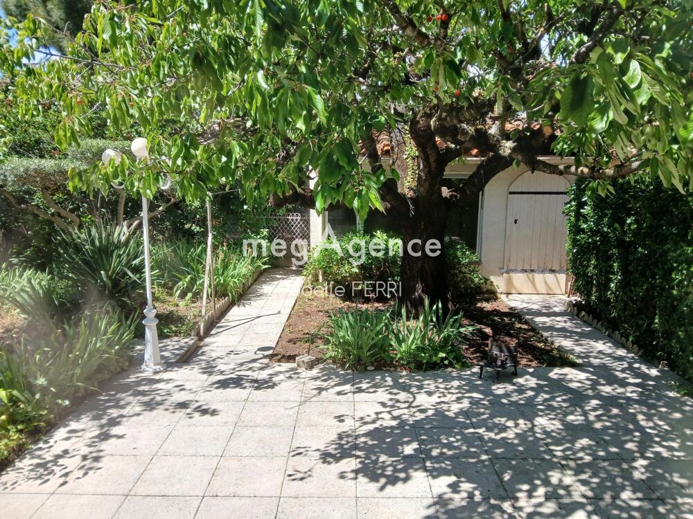 MAISON DE VILLE AVEC JARDIN ARBORE ET CLOTURE