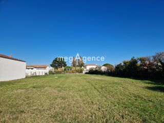  Terrain à vendre 699 m²