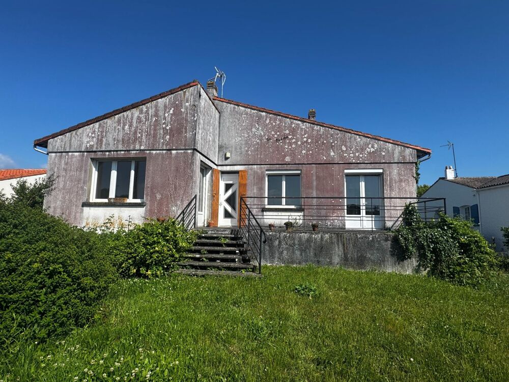 MARENNES, Maison à rafraichir de 110 m² sur 1242 m² de Terrain