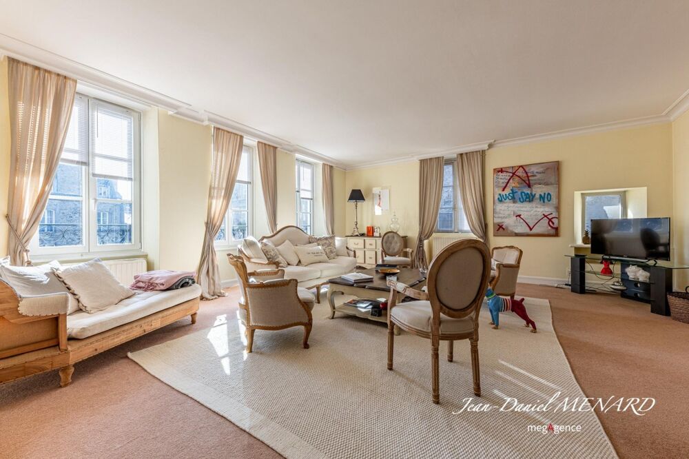 DINAN CENTRE : APPARTEMENT T6 - 210 M2