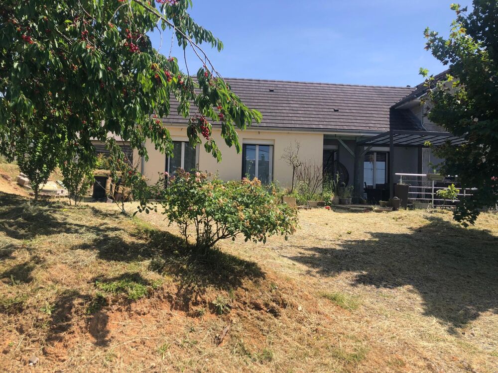 Maison avec étage à finaliser (matériaux fournis)