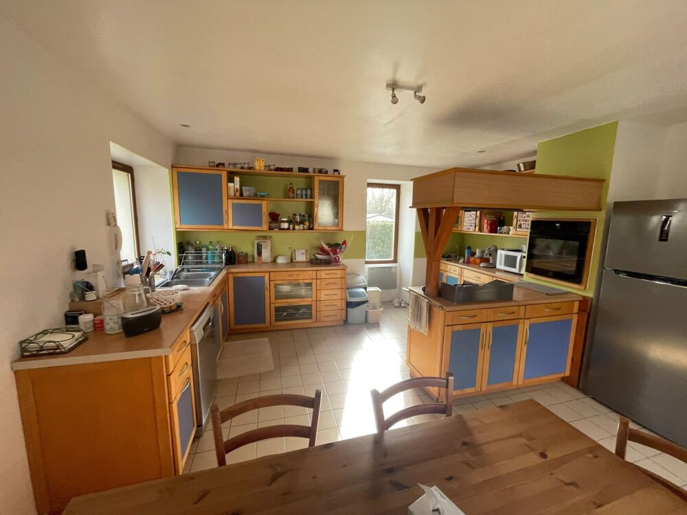 Maison familiale 5 chambres, en sortie de village
