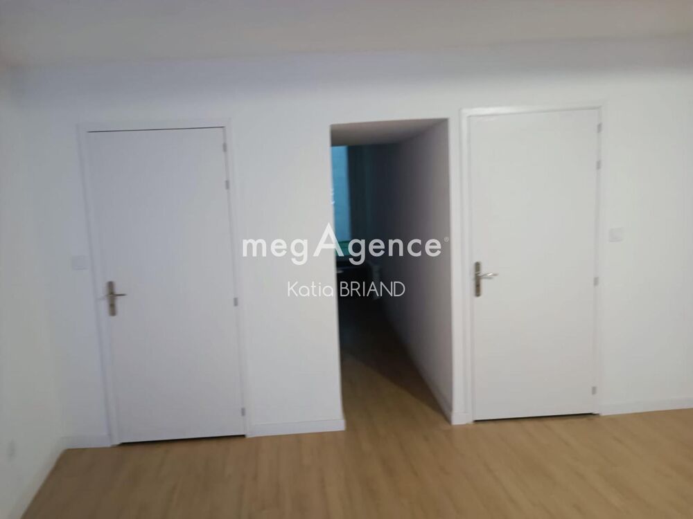 Vente Appartement APPARTEMENT T 2 avec une cour privée proche gare Laval