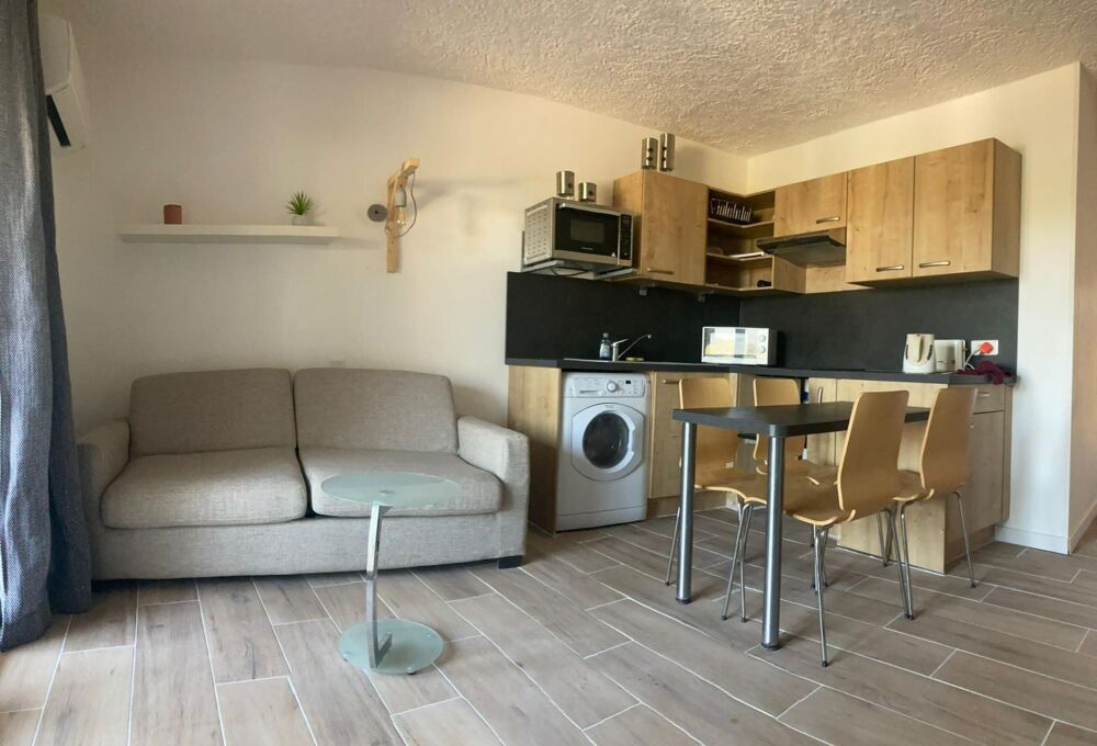 A VENDRE : T2 28m² - GRANDE TERRASSE - PISCINE - SAINTE MAXIME - 83120