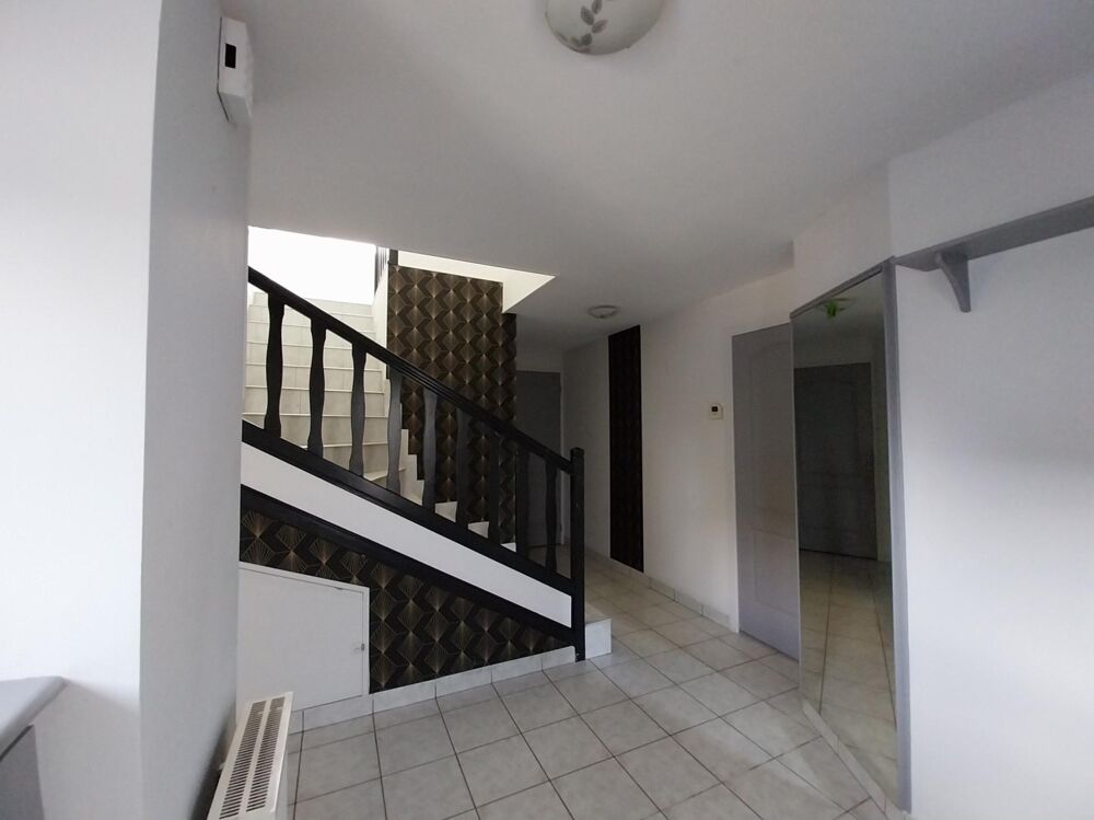 Vente Maison Maison en pierre sur un magnifique terrain arboré avec son plan d'eau Jublains