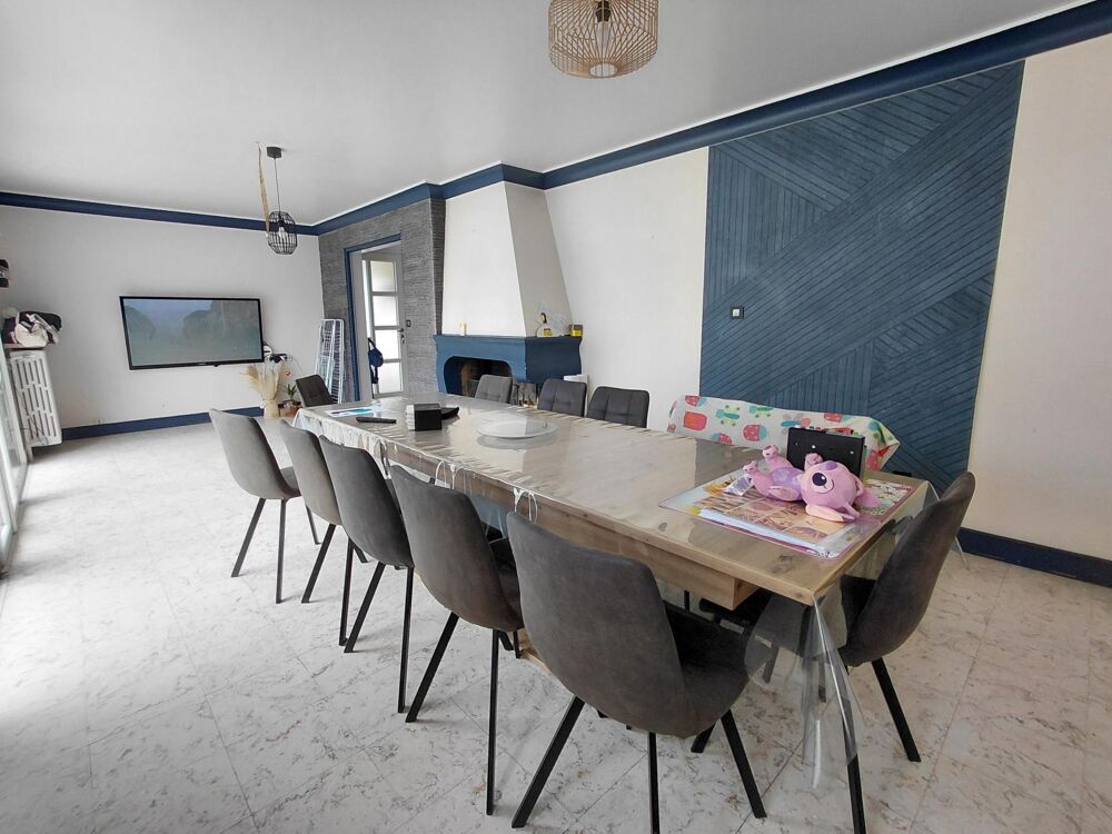 Maison potentiel de 6 chambres sur sous-sol avec jardin
