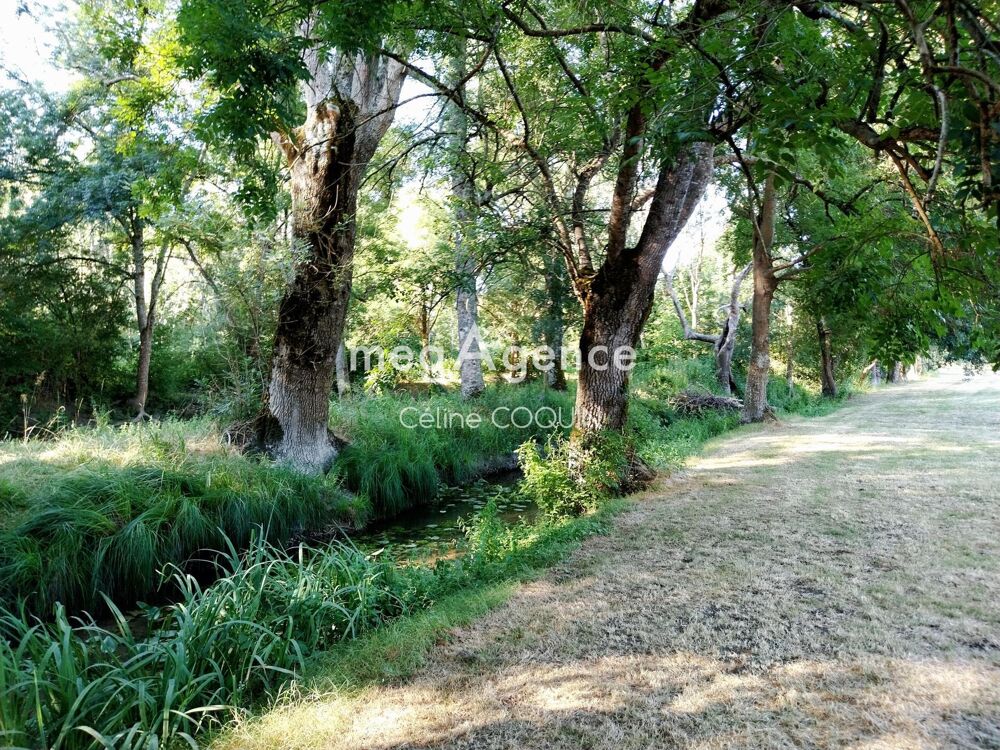 Vente Maison Maison charentaise de caractère – 174 m² – 3 chambres – Terrain de 5 800 m² – Vue rivière Marignac 17800