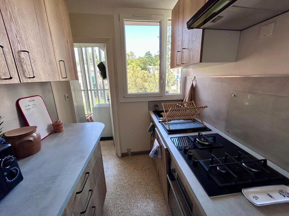 À VENDRE  T3 51m² RÉNOVÉ AVEC BALCON, BOX ET CAVE - SAINT-RAPHAEL