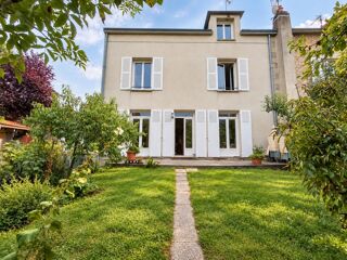  Maison à vendre 9 pièces 215 m²