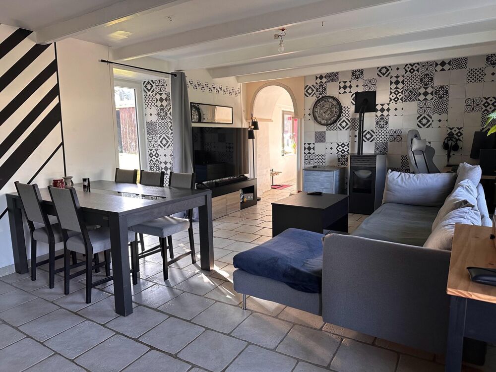 Vente Maison Proche de Douarnenez Maison en pierres de 1901 d'environ 124m² Guiler-sur-goyen