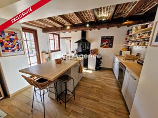  Maison  vendre 8 pices 240 m