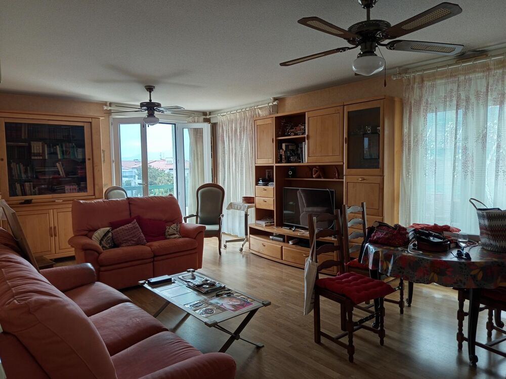 Appartement très lumineux situé dans un secteur calme avec toutes commodités