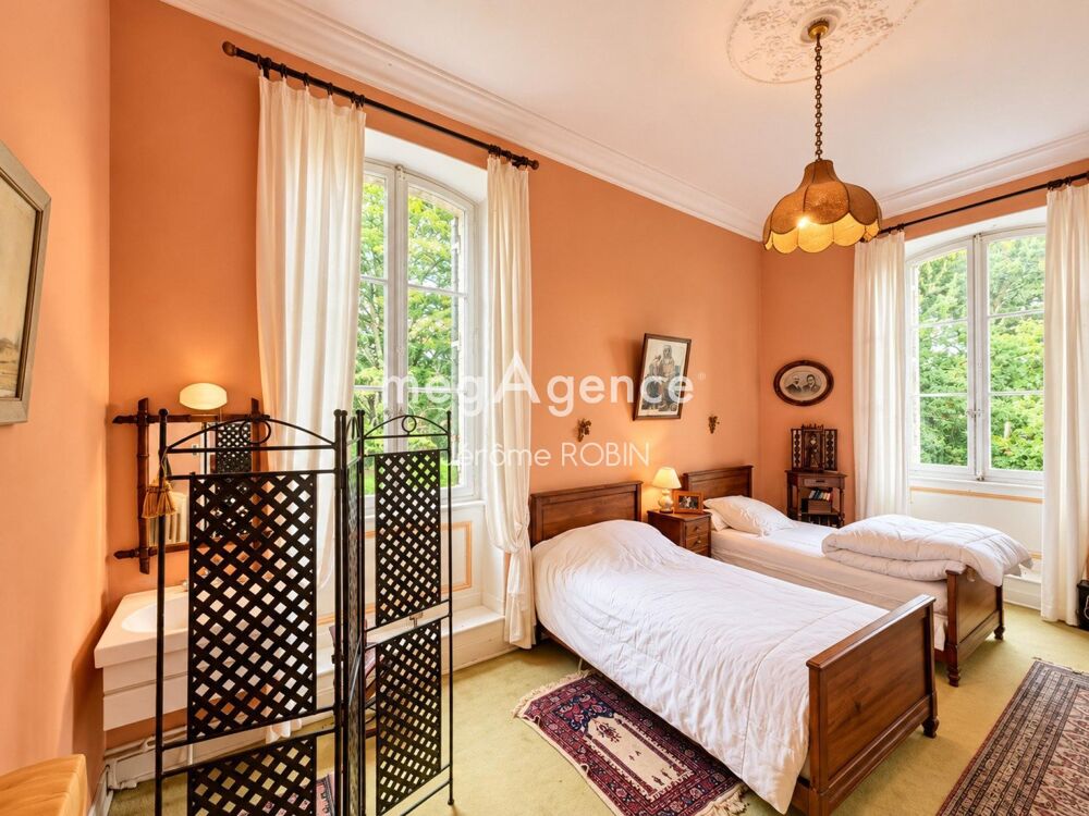 à vendre  Propriété/château Camblanes-et-Meynac (33360)
