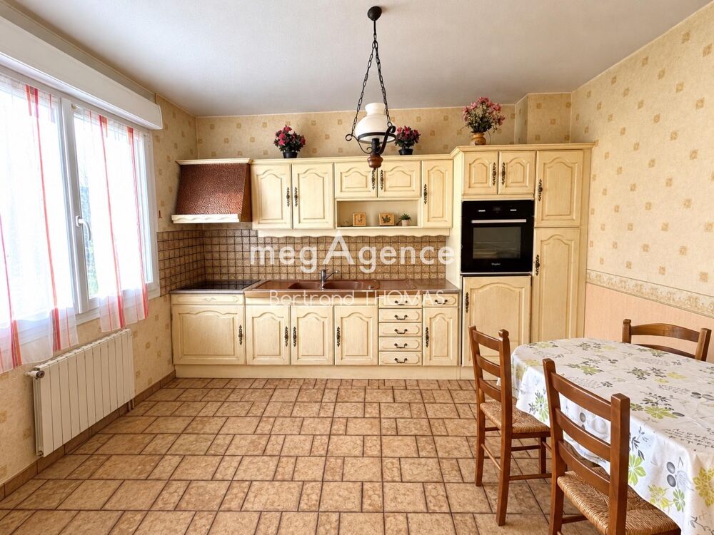 Vente Maison Maison traditionnelle en campagne avec un hangar de 550 m2 Saint-sauveur-des-landes