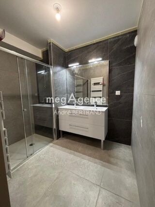  Appartement � vendre 3 pi�ces 77 m�