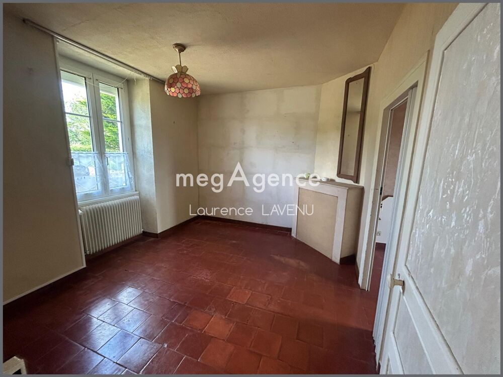 Maison en pierre avec plus dun hectare de terrain attenant