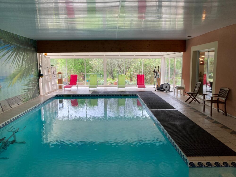 Vente Maison Rare propriété avec piscine intérieure! Puynormand