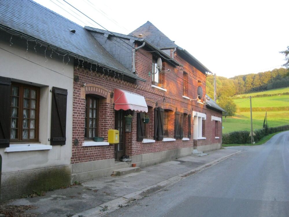 Vente Appartement Aumale :  Investisseurs, Immeuble composé de 2 appart, 4 studios. Marques