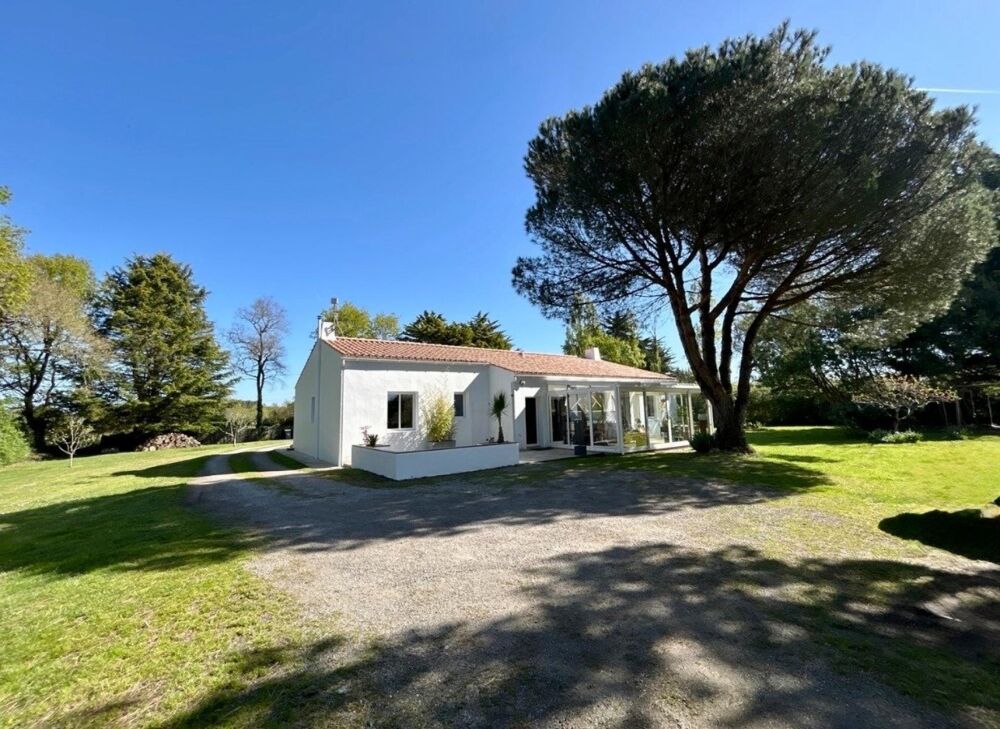 Proche Challans, Maison 3 chambres jardin piscine