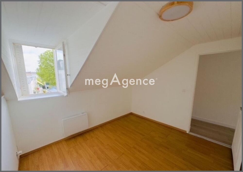 Duplex 85 m2, 3 chambres, place du Lycée