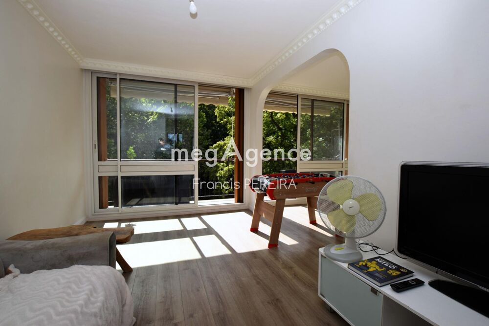 Vente Appartement Au cœur de la résidence du Parc-St-Cyr, un des meilleurs emplacements. Fontenay-le-fleury