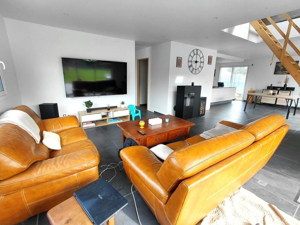 Maison de 2017, 5 chambres, garage sur 1600m²