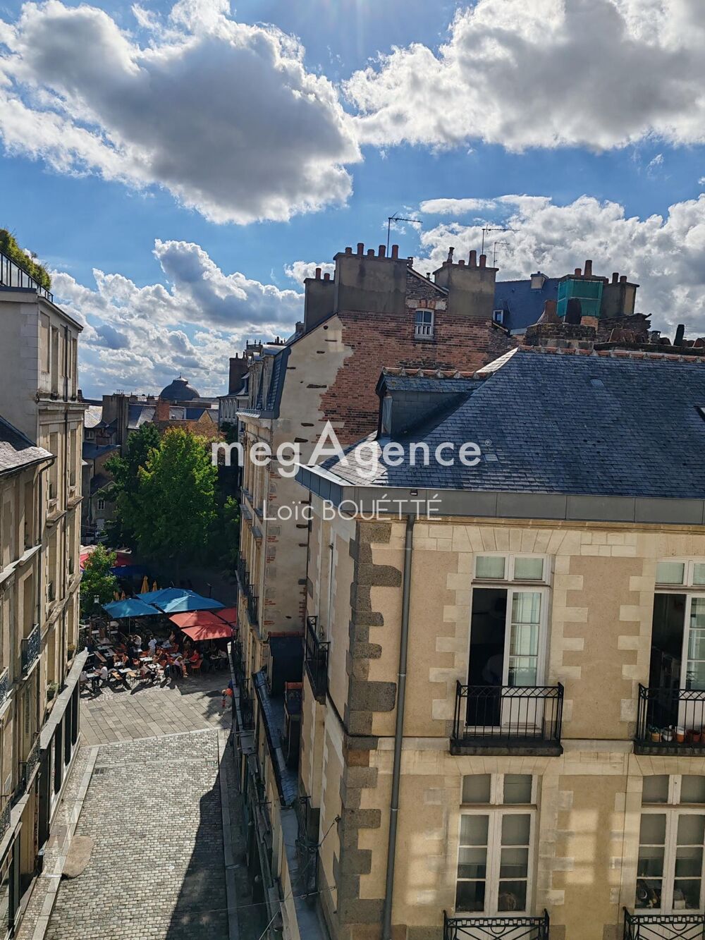 Appartement lumineux au dernier étage  Emplacement central
