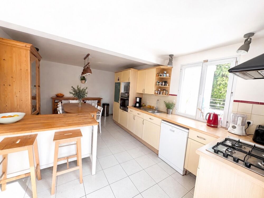 Maison Individuelle Lumineuse de 140 m²  Grand Potentiel & Dépendance