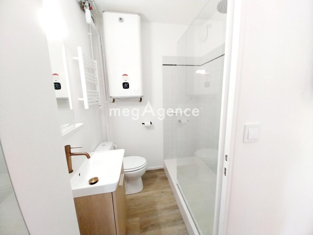 À LOUER  STUDIO MEUBLÉ 16,70 m²  JONZAC  ASCENSEUR  CLIMATISATION  WIFI