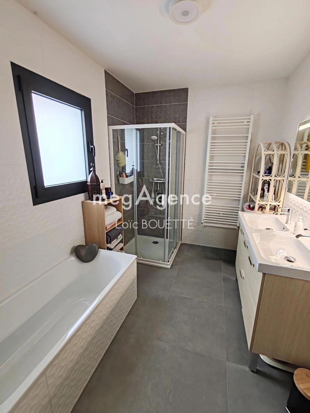 Vente Maison CHATEAUGIRON, SPACIEUSE MAISON CONTEMPORAINE Chateaugiron