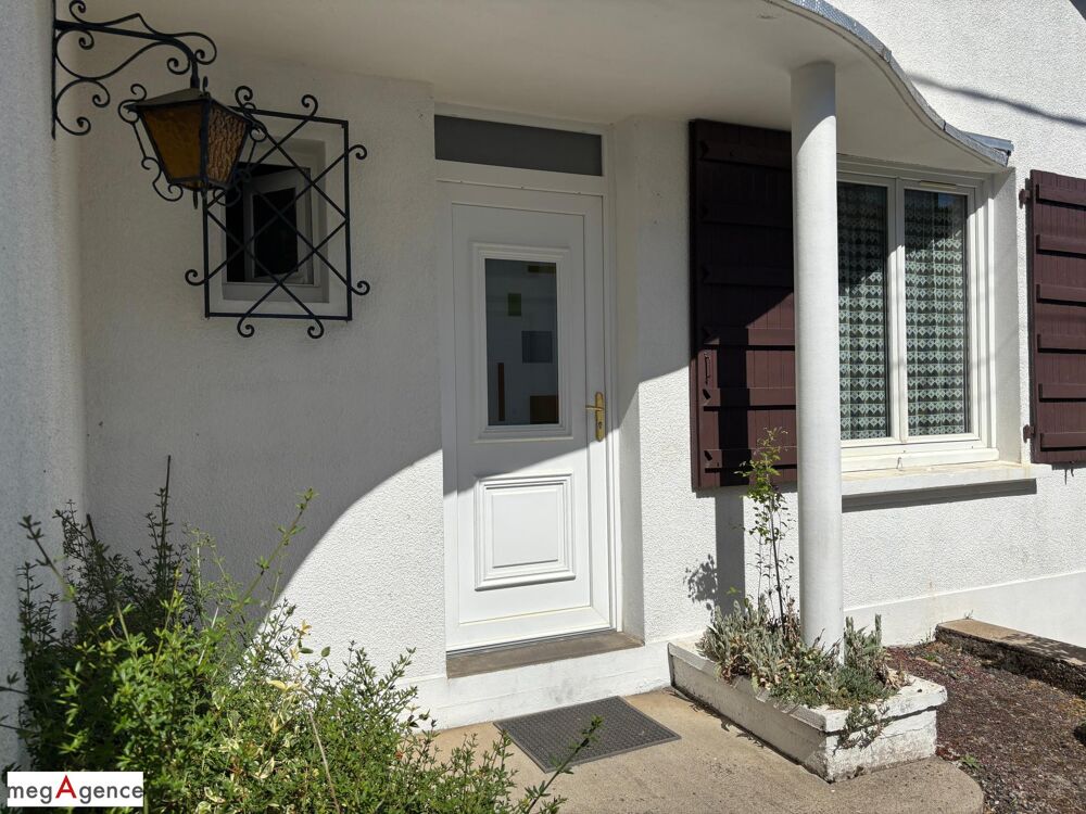 Maison en position dominante 5 chambres - 3 garages