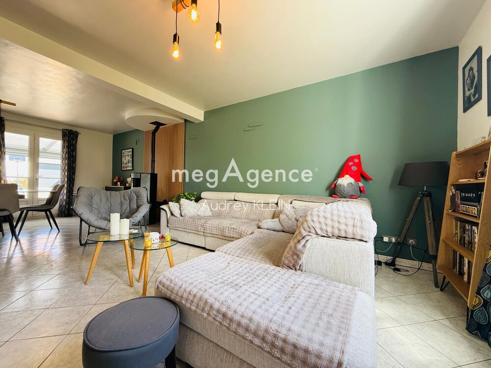 Vente Maison Spacieuse maison familiale avec piscine et double garage Plessis-saint-jean