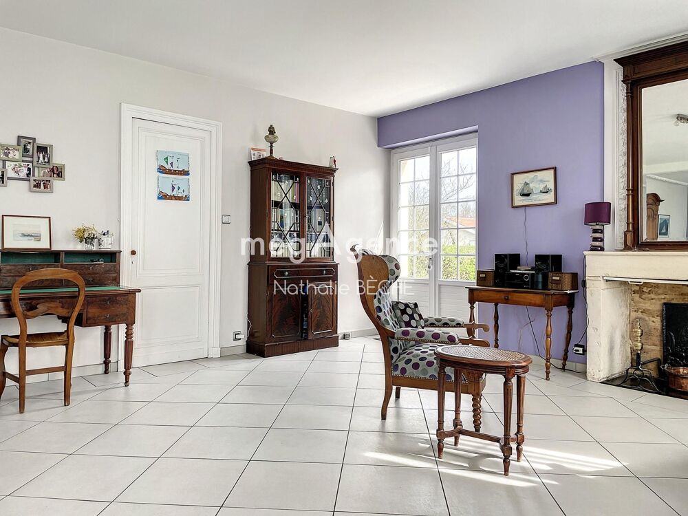 Maison 10 pièces 250 m² · à Eyrans · 250 m² · 284 000 €