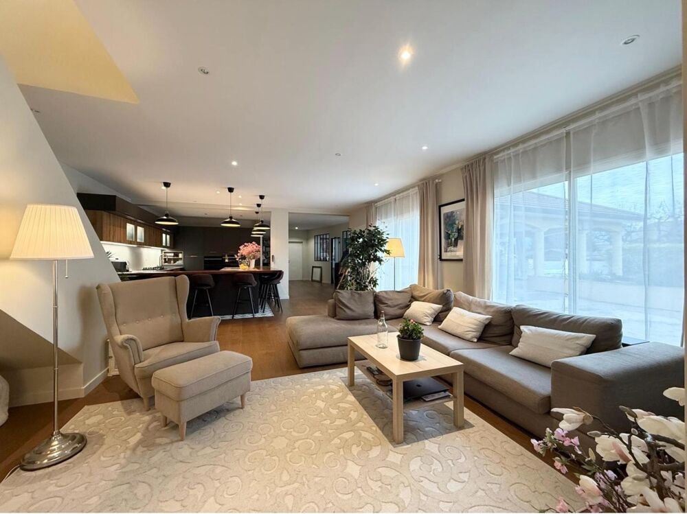 � vendre  Maison Valserh�ne (01200)