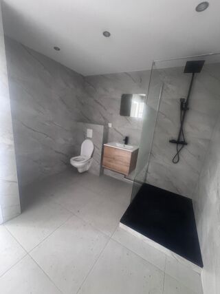  Appartement à louer 3 pièces 65 m²