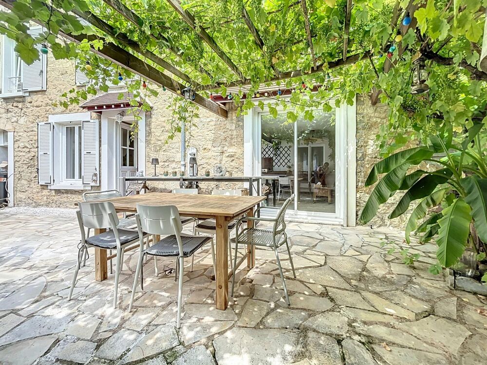 Brueil-en-Vexin  maison en pierre rénovée, jardin et 60 m² de potentiel supplémentaire