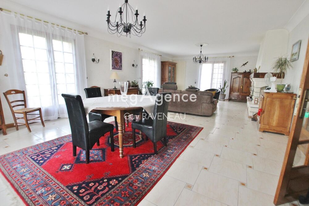 Maison 8 pièces 227 m² · à Thouars · 227 m² · 189 500 €