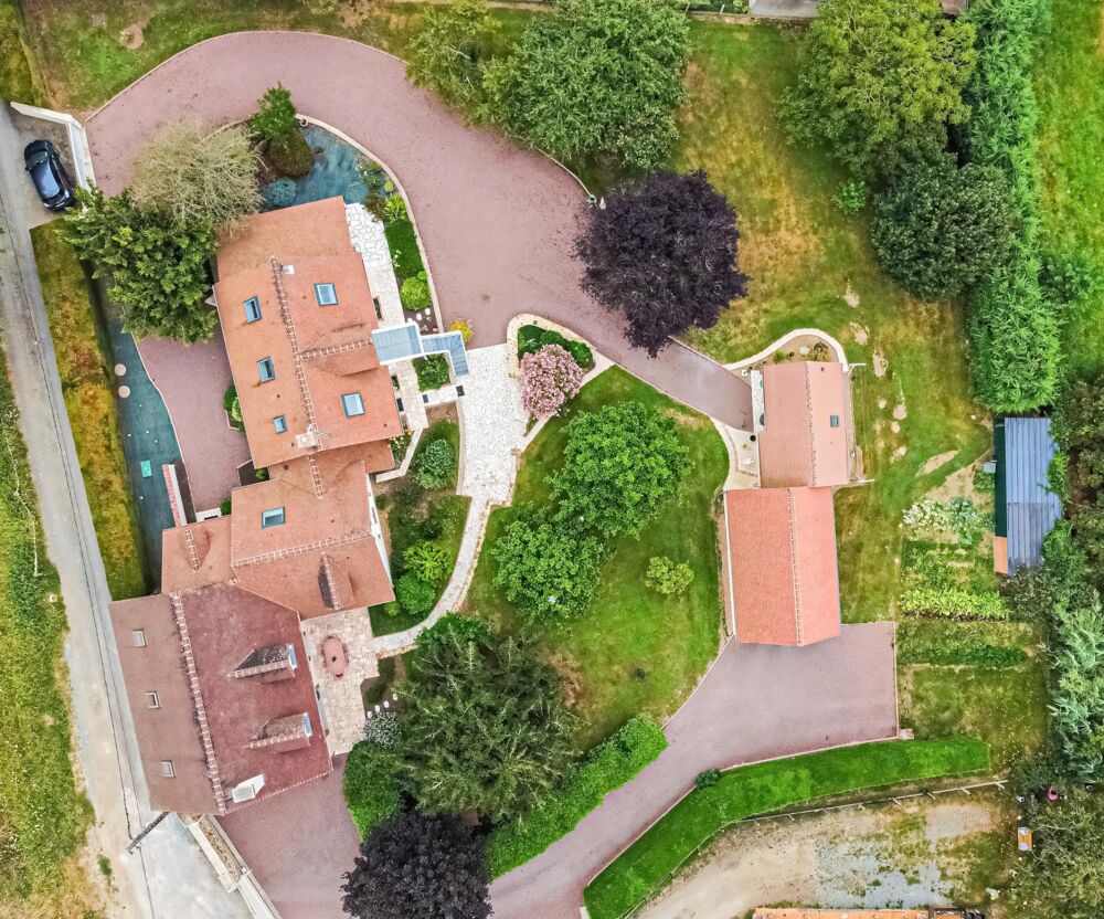 Vente Maison PROPRIETE 6 CHAMBRES- STUDIO ET DOUBLE GARAGE Yvre-l'eveque