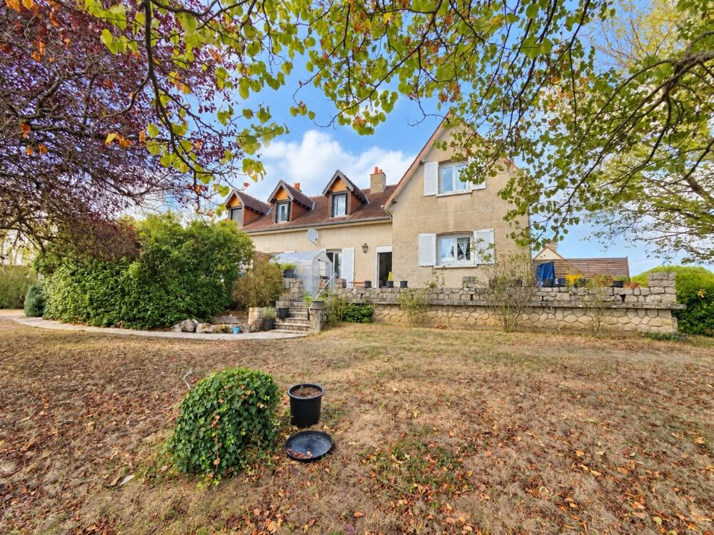 MONTOIRE-SUR-LE-LOIR  GRANDE MAISON INDÉPENDANTE AVEC JARDIN  NOMBREUSES POSSIBILITÉS
