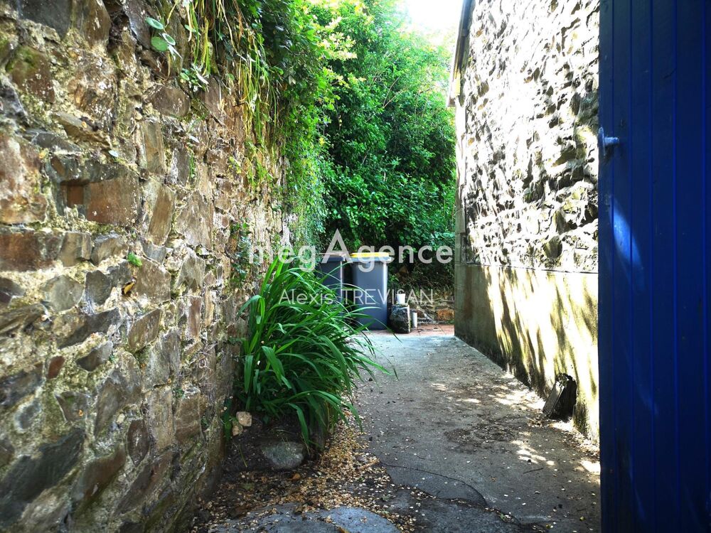 Maisonnette en pierres à 100m de la Baie du Bizien, à Pouldouran