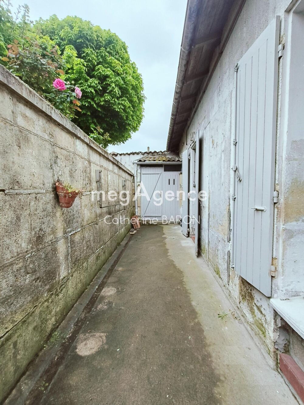 Vente Maison Maison plain-pied 104m2 - 2 chambres - Cour Cognac