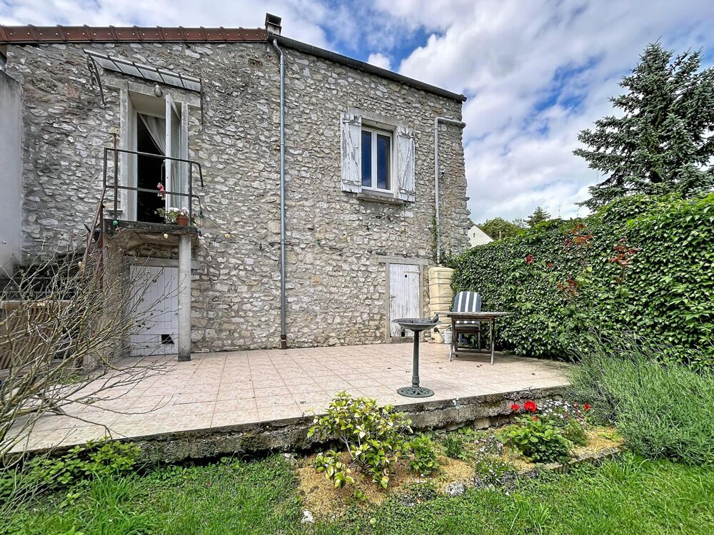 AULNAY-SUR-MAULDRE  MAISON EN PIERRE DE CHARME AVEC JARDIN, TERRASSE ET CAVES VOÛTÉES