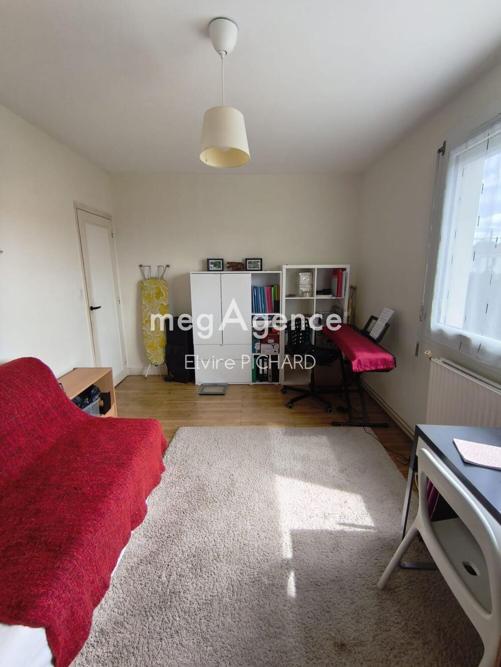 Vente Maison Maison de ville 110m², 7 pièces. Jardin, garage. Cholet