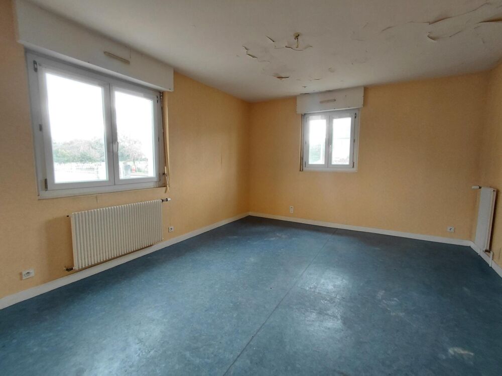 Vente Immeuble Immeuble composé de 4 lots sur 2 niveaux, parking Couptrain